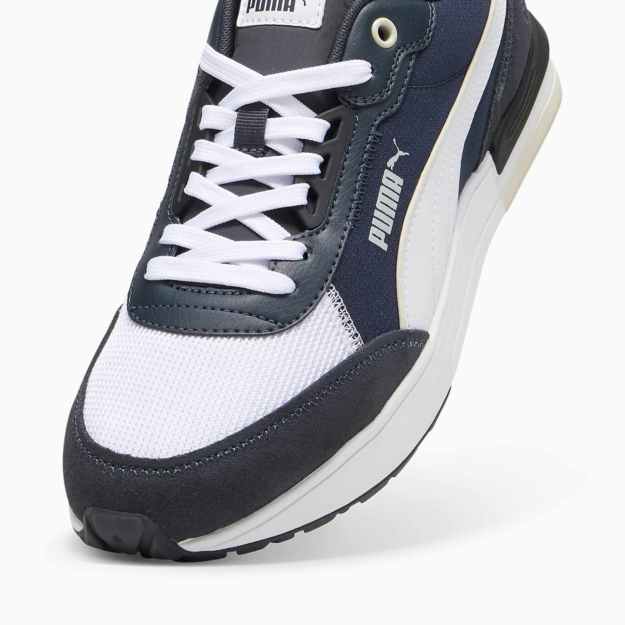 Puma R22 Shoes